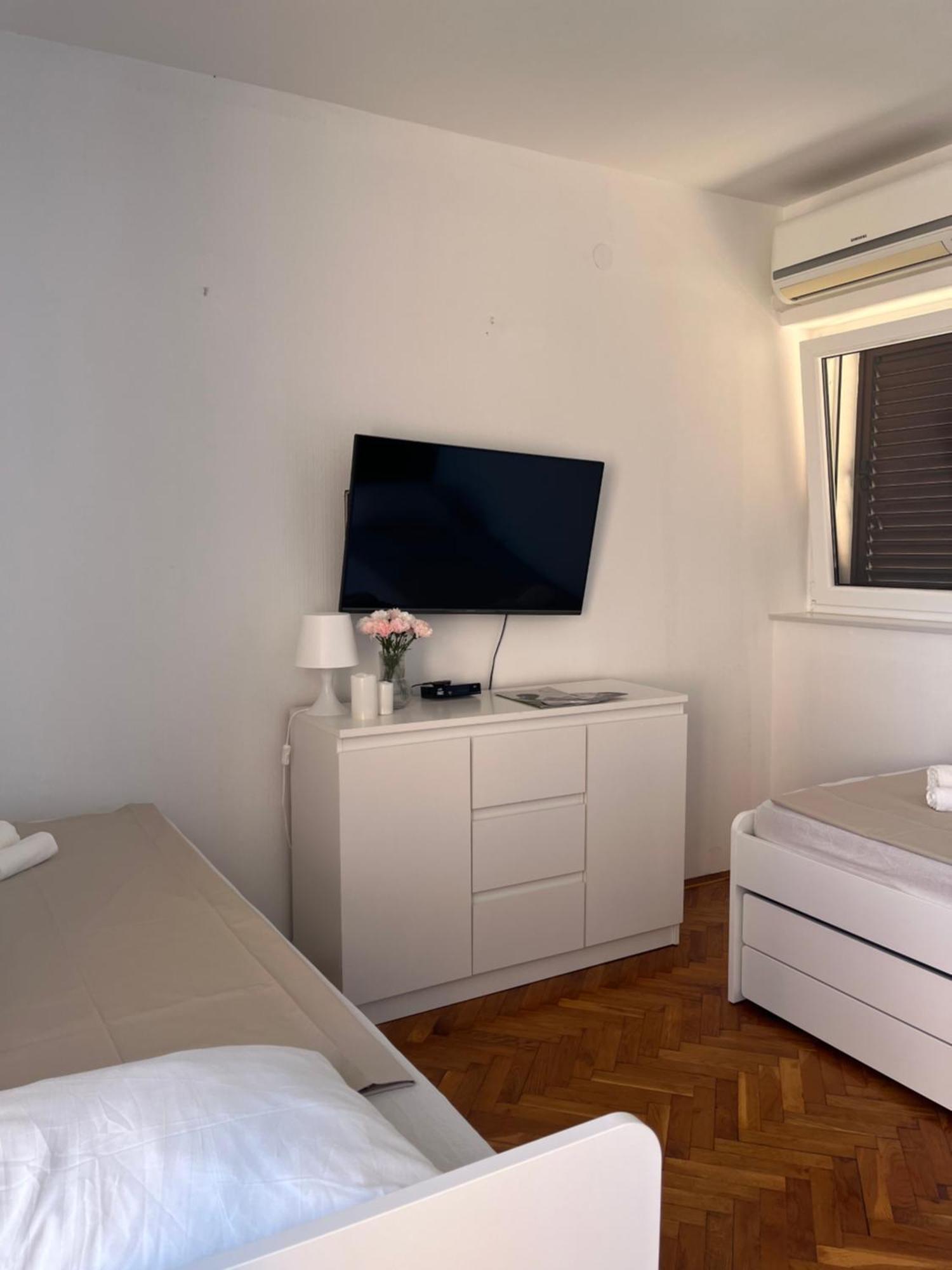 Falcon Mali Lošinj Exterior foto